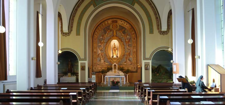 chapel panorma shot from the back benches